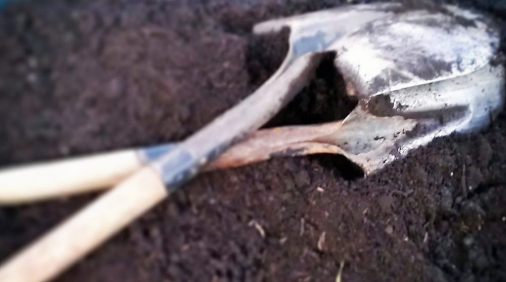 compost-shovels